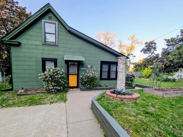517 Sidney St E, Saint Paul, MN 55107