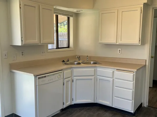 141-2g - 511 & 513 Plum, 511 & 513 Plum St #511, Medford, OR 97501