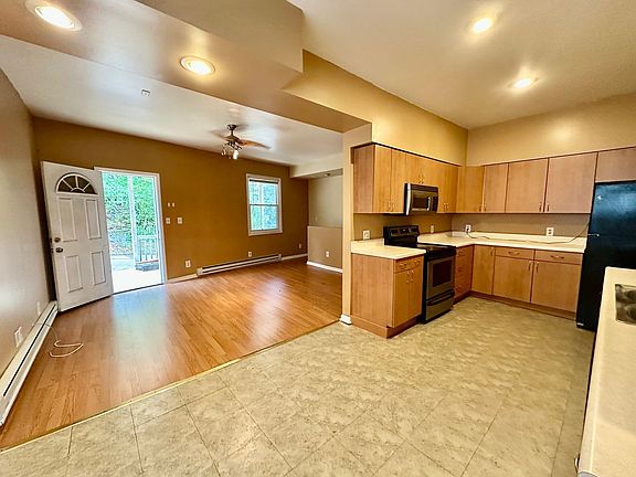 2nd image of 2709 Josephine St #2
