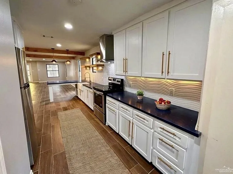 1212 W Maple Ave — Photo 6