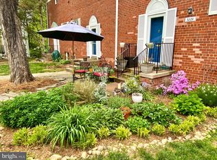 3229 Ravensworth Pl, Alexandria, VA 22302