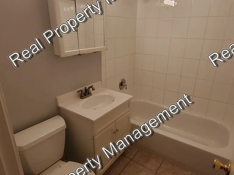 7813 White Oak Ln — Photo 14