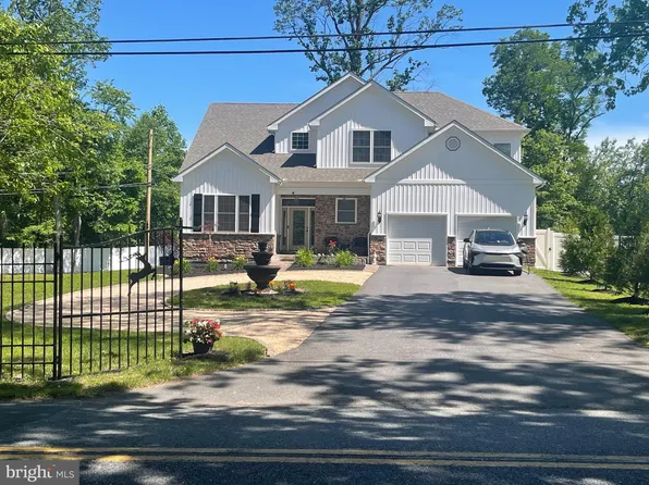 2623 Pike Creek Rd, Wilmington, DE 19808