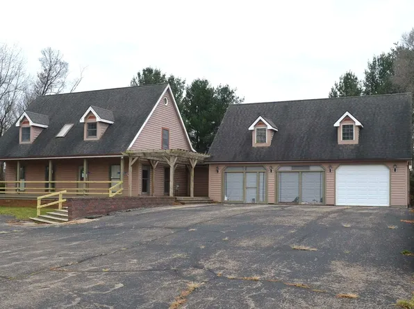 61881 36th Ave, Hartford, MI 49013