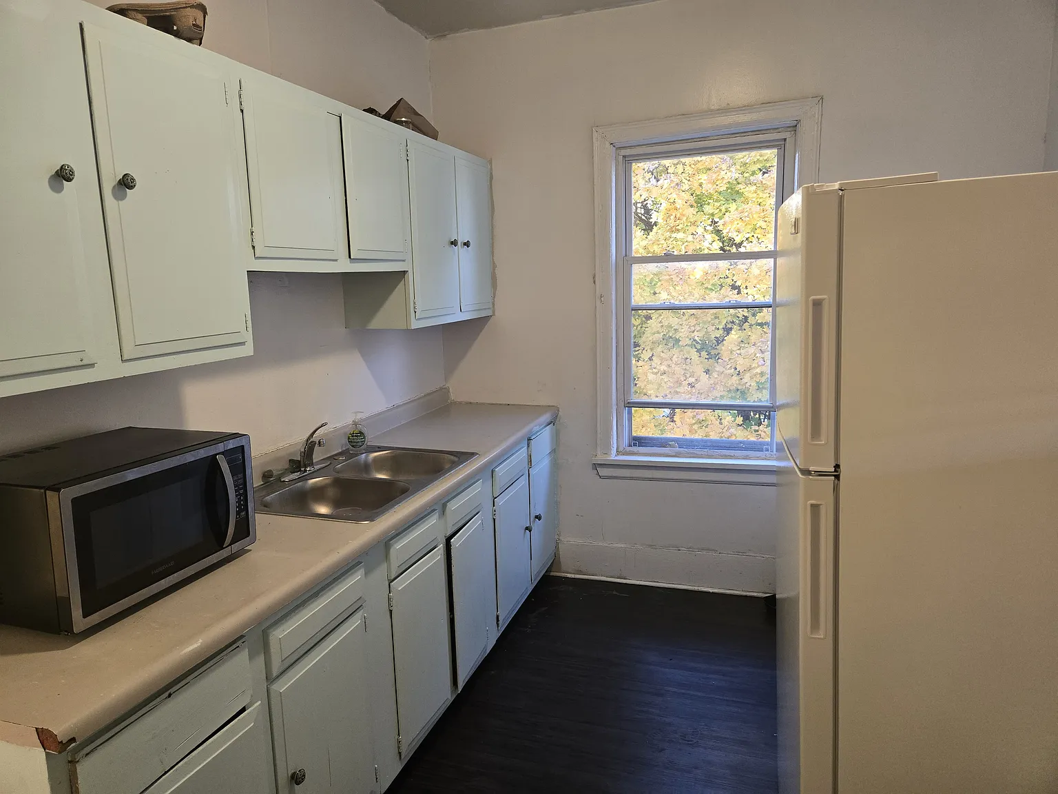 8115 Wade Park Ave — Photo 3