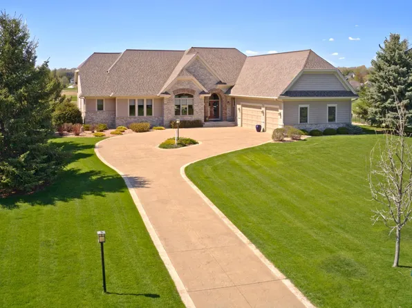 309 Lindsay Rd, Hudson, WI 54016