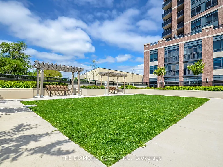 61 Heintzman St #1501 — Photo 45