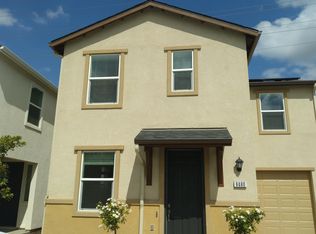 6460 E Malbec Dr, Fresno, CA 93727