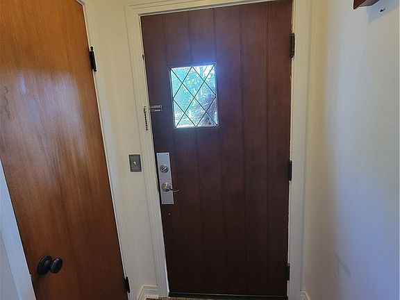 3rd image of 603 Willow St