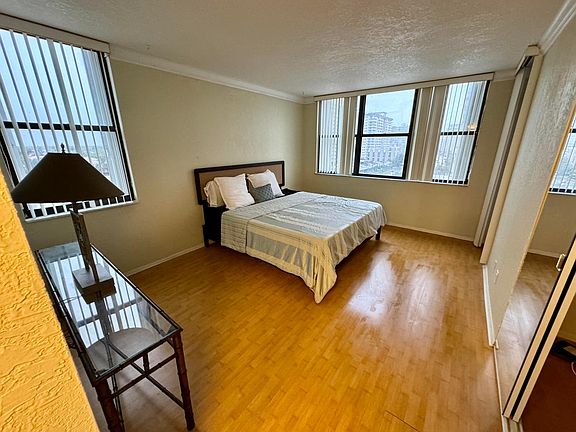 4th image of 2401 S Ocean Drive #605