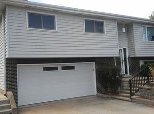 346 N Roselle Rd, Roselle, IL 60172