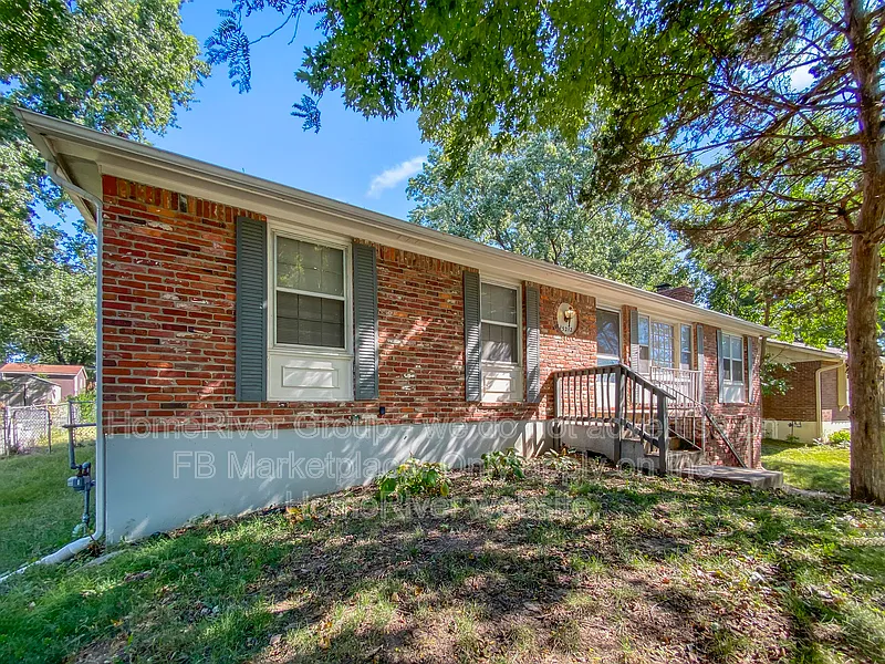 3 bed, 2.0 bath, 1404 sqft, $1,750 — Photo 2