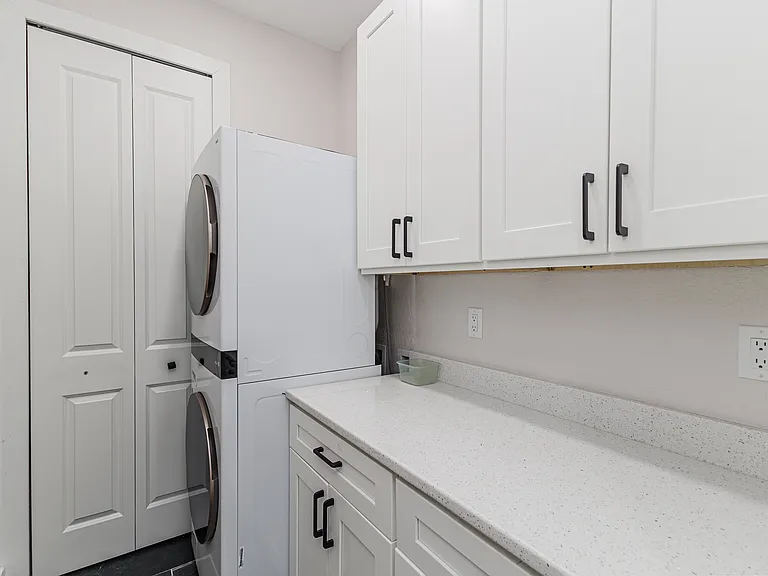 550 Battle Ave #550 — Photo 22