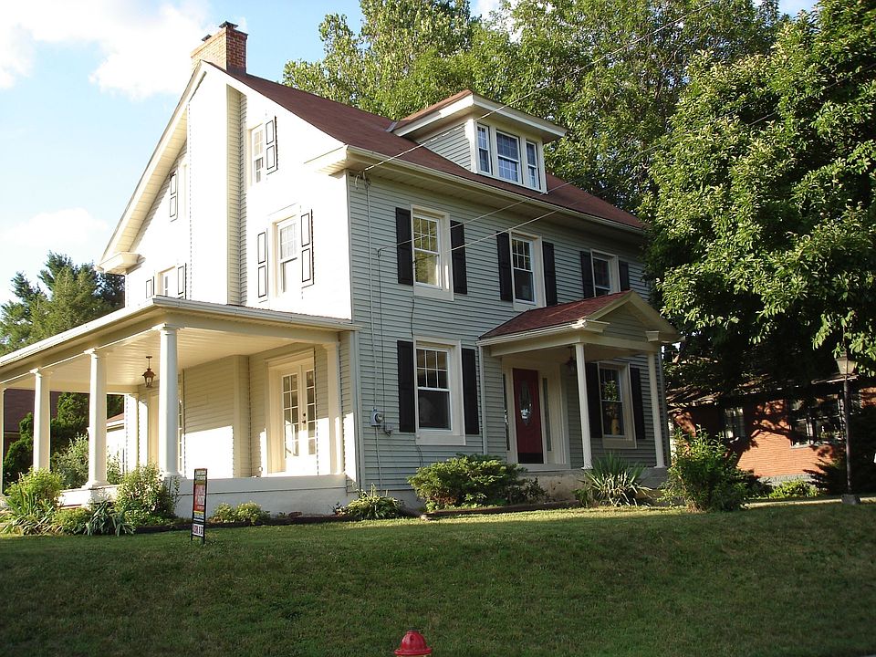 Main View-Front of House