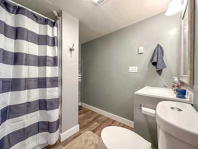716 1st Ave W #C — Photo 2