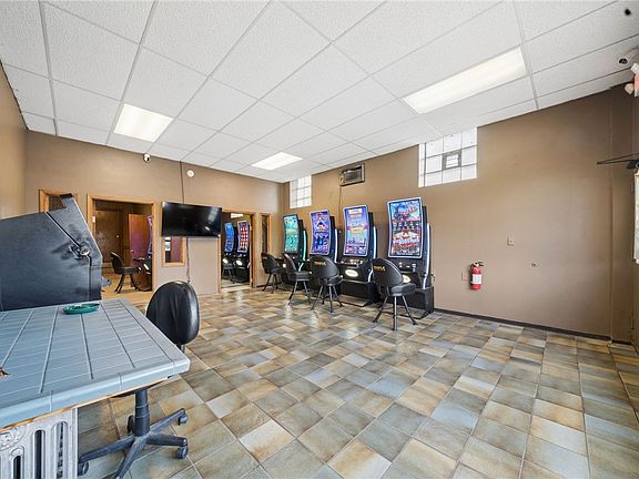 4th image of 620 Broadway Blvd