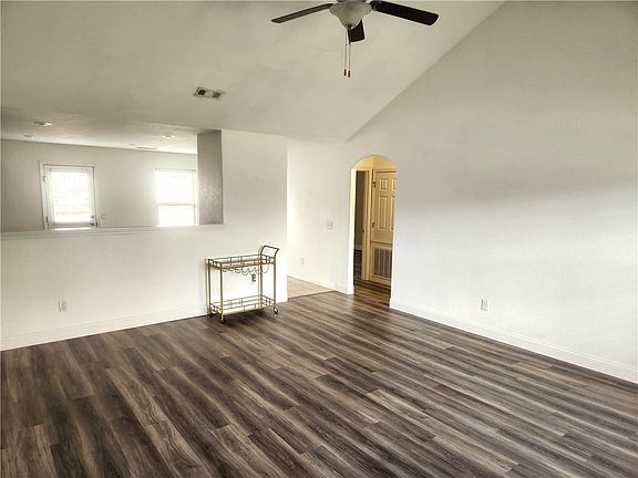 3rd image of 3280 Laurel Spring Cv