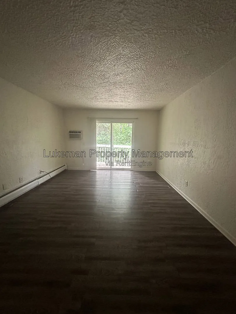 2 bed, 1.0 bath, 950 sqft, $950 — Photo 2