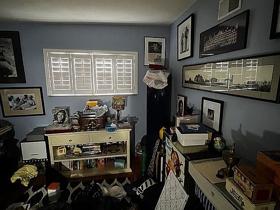 3rd image of 113 E Washington Ave APT 2S