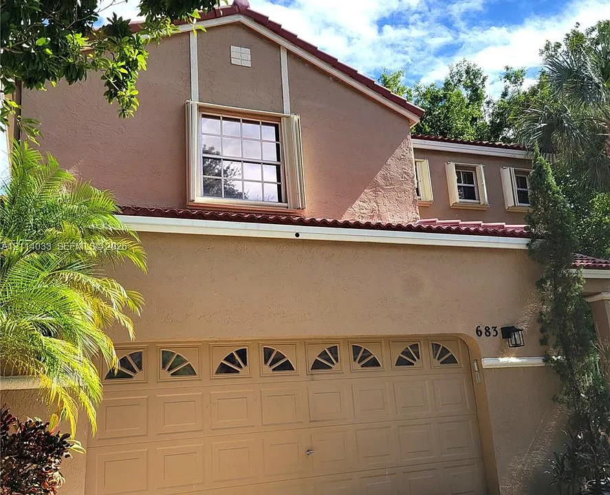 683 NW 88th Dr
