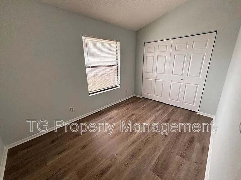 154 Governor St — Photo 10