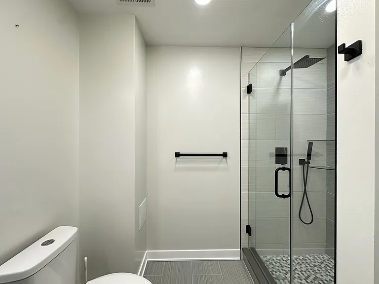 1937 W Grand Ave #3 — Photo 19