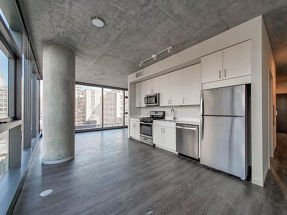 2nd image of 718 S Clark St #1006