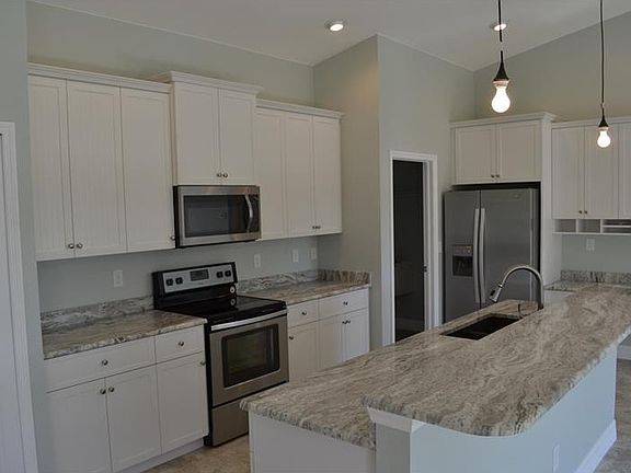 4th image of 7083 Mifflin St