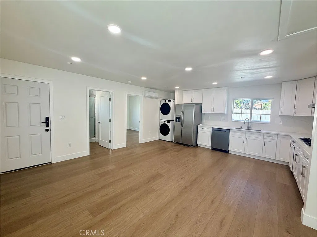 2 bed, 800 sqft, $2,800 — Photo 4