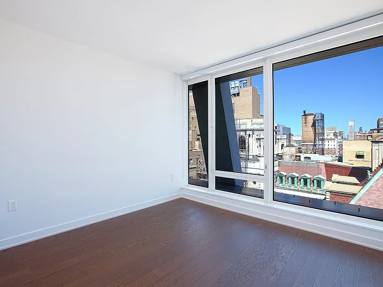 400 W 113th St #1510 — Photo 5