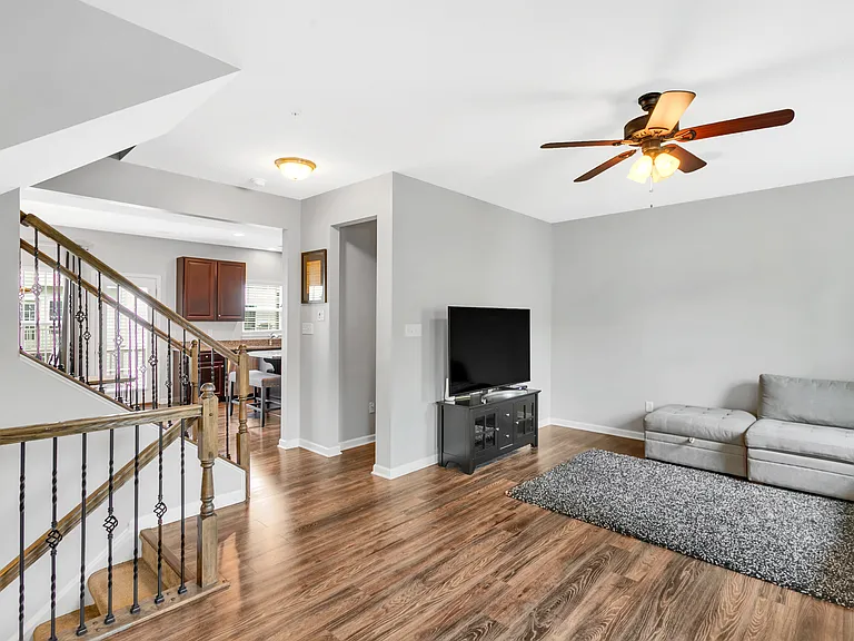 1503 Pointe View Dr — Photo 7