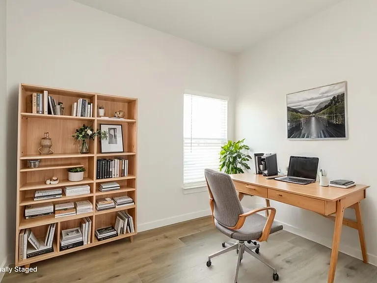1500 Harvester Dr — Photo 15