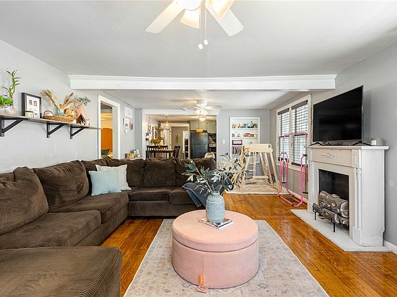 5th image of 1004 N Spruce St