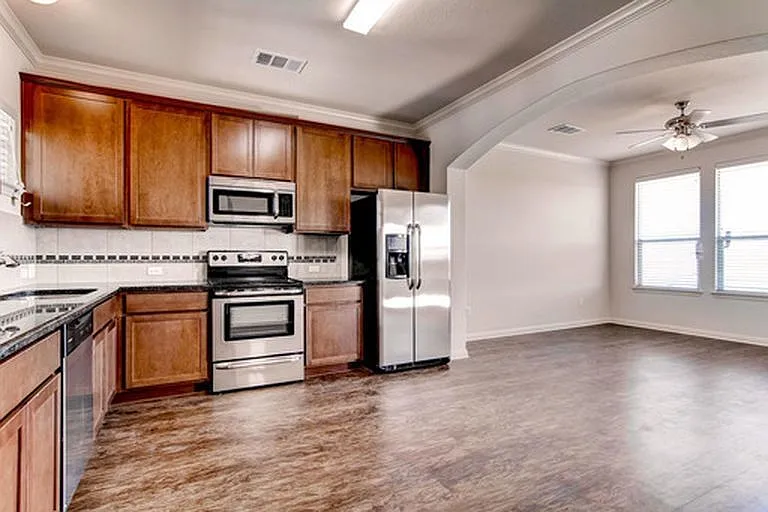 Double Eagle Townhomes — Photo 8