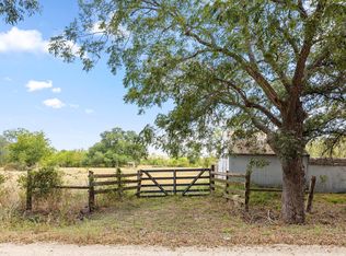 1268 Stokes Rd, Fayetteville, TX 78940