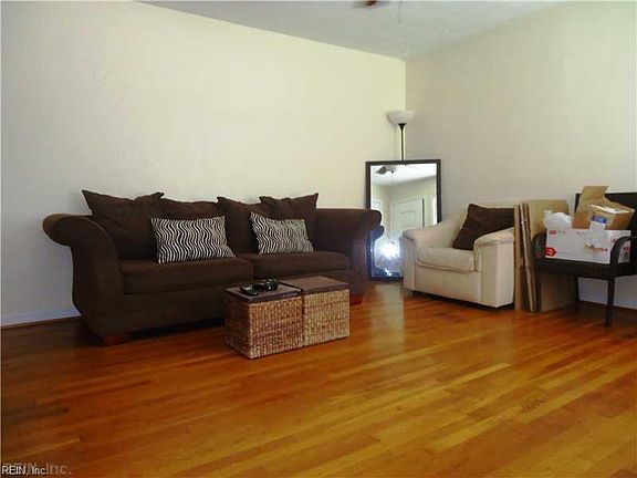 3rd image of 6 Burnham Pl