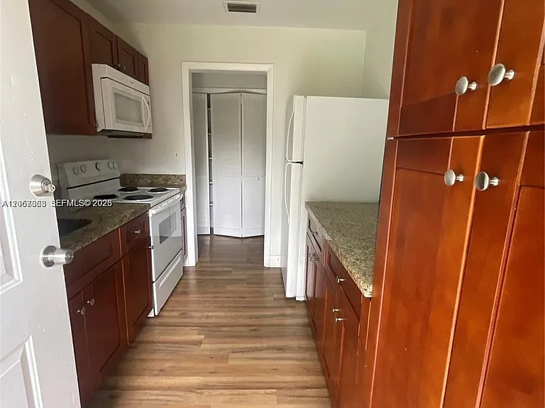 1388 NW 101st St #1388 — Photo 6