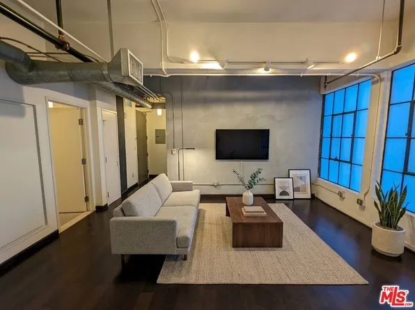 746 S Los Angeles St APT 402, Los Angeles, CA 90014