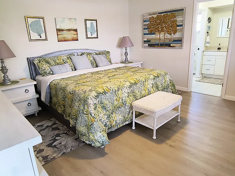 910 Juno Dr — Photo 11