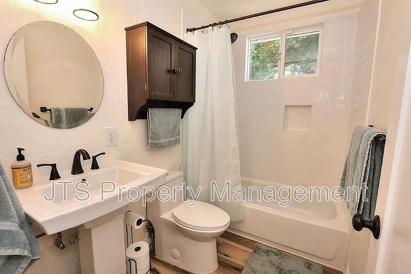 1 bed, 1.0 bath, 403 sqft, $1,545 — Photo 4
