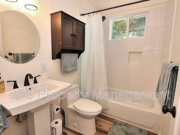 4th image of 6906 Pin Oak Ct