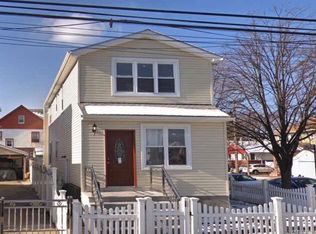 7806 162nd St, Fresh Meadows, NY 11366