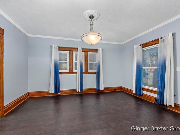 5th image of 1049 Pine Ave NW