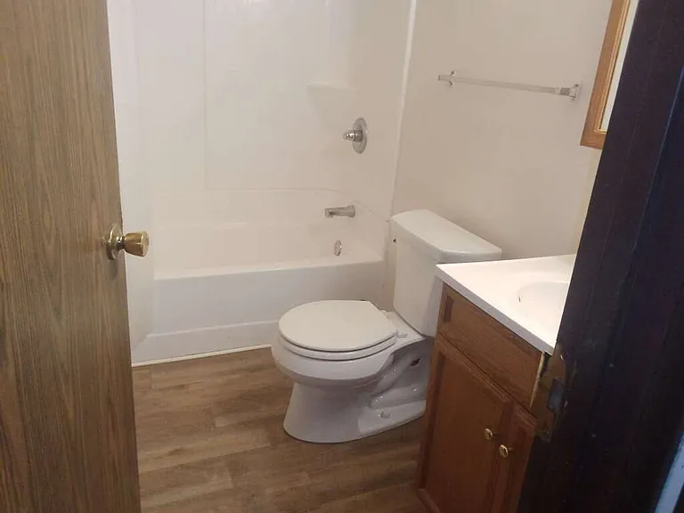 425 6th Ave — Photo 25