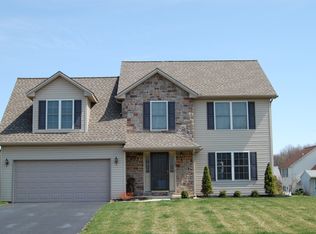 102 Westgate Dr, Mount Holly Springs, PA 17065