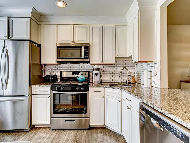 72 Quince Ct — Photo 3