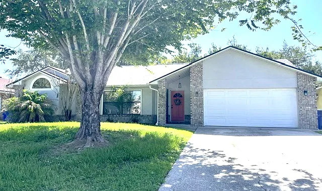 1227 Beth Ln — Photo 1