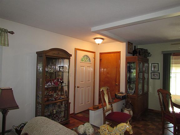 2nd image of 799 W Lincolnway