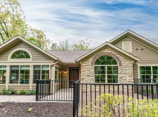 1033 Bridge Crest Dr SE, Ada, MI 49301