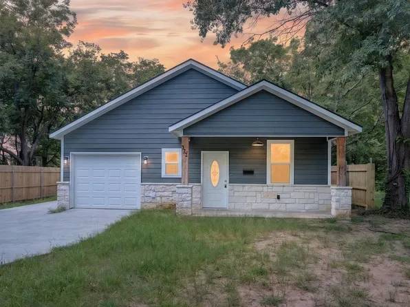 373 5th St NW, Paris, TX 75460